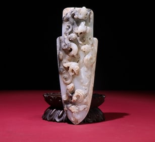 An Exquisite White Jade Chi-Dragon Pattern Pendant
