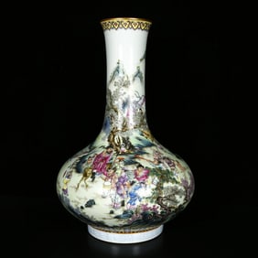 A Rare Enamel Painted Gold Character and Story Pattern Vase