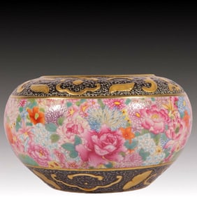 An Exquisite Famille-Rose Painted Gold Flower Pattern Washer