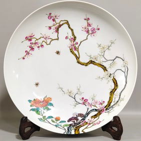 A Exquisite Famille-Rose Plum Blossom Pattern Plates