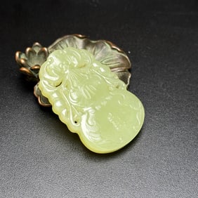 An Exquisite Hotan Jade Bats Pattern Gourd-Shaped Pendant