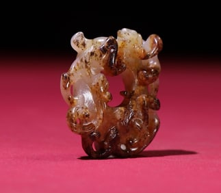An Exquisite White Jade Chi-Dragon Pattern Pendant