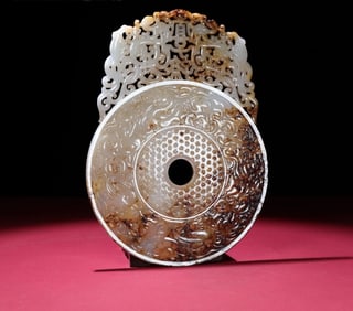 An Exquisite White Jade Chi-Dragon Pattern Pendant