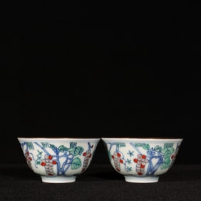 A Pair of Exquisite Doucai Painted Gold Grapes Pattern Cups