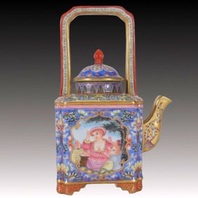An Exquisite Enamel Green Ground Painted Gold Figure Pattern Ewer