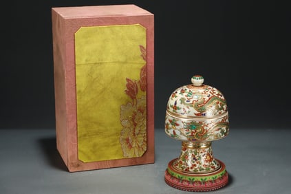 An Exquisite Red Green Color Painted Gold Auspicious Cloud,Dragon and Phoenix Pattern Stem Cover Box