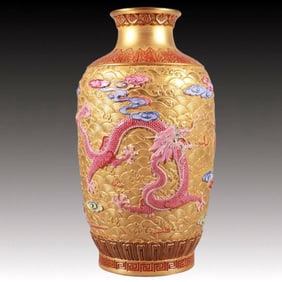 An Exquisite Enamel Gold Ground Carved Dragon Pattern Vase