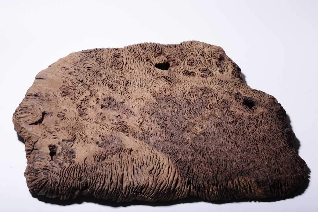 A Rare Wood Carved Tea Tray: A Rare Wood Carved Tea Tray,Qing Dynasty, China,Size: 15inx11.8inx1.2in, Weight: 1806g 木雕茶盘,中国清代