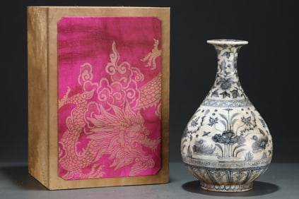 A Rare Blue and White Flower and Bird Pattern Vase