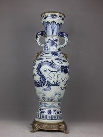 A Rare Blue and White Copper Inlaid Dragon Pattern Vase