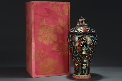Fahua Glazed Ji Blue Gold-Outlined Figure Pattern Vase