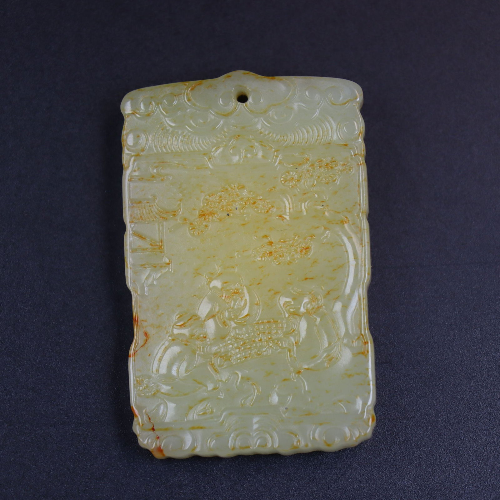A Rare Hetian jade Plaque: A Rare Hetian jade Plaque,Qing Dynasty, China,Size:1.5inx0.4inx2.3in,Weight:42g 和田玉玉牌,中国清代