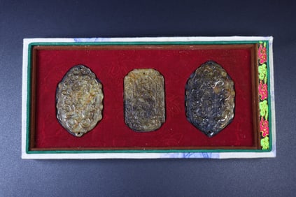 A Set of Rare Hetian jade Hollow-carved Plaque