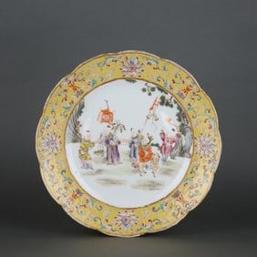 A Rare Yellow Ground Famille-Rose Figure Story Pattern Plate