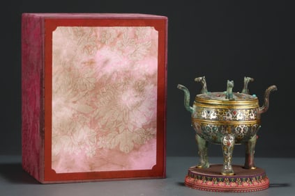 A Rare Gold and Silver-Inlaid Bronze Inlaid Gems Bronze Animal Head Censer