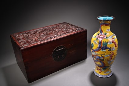 A Rare Cloisonne Vase with Auspicious Cloud and Dragon Pattern