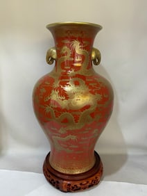 A Rare Coral Red Gold-outline Dragon Pattern Vase