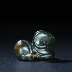 A Rare Agate Sheep Ornament