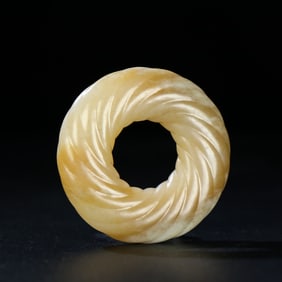 A Rare Hetian Jade Twisted Silk Pattern Pendant