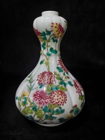 A Rare Famille-Rose Flower Pattern Vase