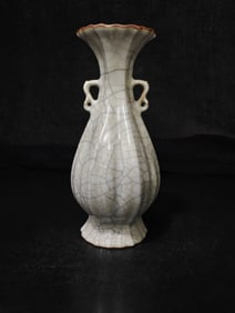 A Rare Ge Yao Double-Ear Vase