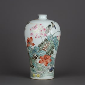 A Rare Famille-Rose Flower Bird Pattern Vase