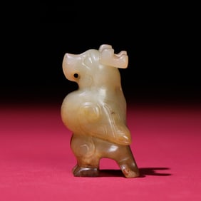 An Exquisite White Jade Bird Ornament