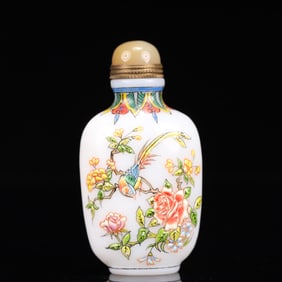 An Exquisite Glass Flower and Bird Pattern Snuff Bottle