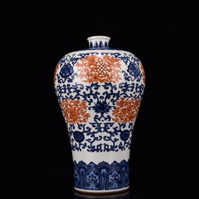 An Exquisite Blue and White Iron-Red Painted Gold Eight Treasures Pattern Vase
