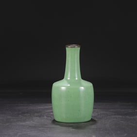 An Exquisite Ru yao Green Glazed Vase,with an Imperial Poem by Emperor Qianlong