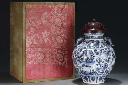 A Huge Blue and White Flower and Bird Pattern Double-Ears Huanghuali Wood Cover Jar