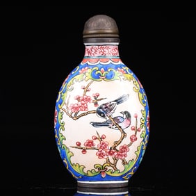 An Exquisite Painted Enamel Flower and Bird Pattern Snuff Bottle