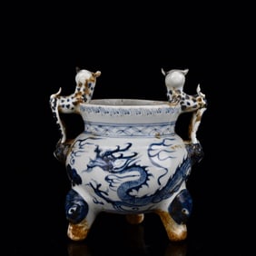 An Exquisite Blue and White  Dragon Pattern Beast-Ears Tripod Censer
