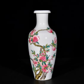 An Exquisite Enamel Bats and Peach Pattern Vase,with Poem