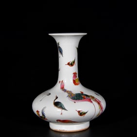 An Exquisite Enamel Bird Pattern Vase