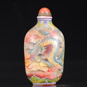 An Exquisite Glass Dragon Pattern Snuff Bottle