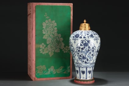 A Huge Blue and White Lotus, Mandarin Duck and Phoenix Pattern Vase, With Gilt Cover