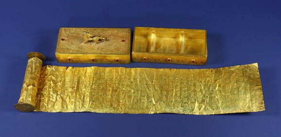 An Exquisite Gilt Bronze Scriptures Ornament,Inlaid Gems