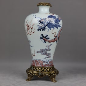 An Exquisite Blue and White Underglaze-Red Auspicious Cloud and Dragon Pattern Inlaid Bronze Vase