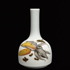 An Exquisite Enamel Insect Pattern Vase