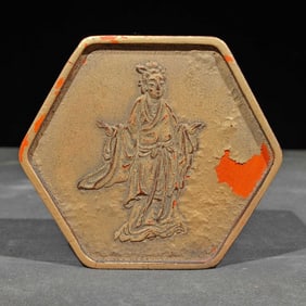 An Exquisite Cinnabar Gilt Figure Pattern Ink