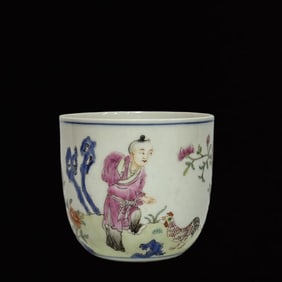 An Exquisite Famille-Rose Character and Story Pattern Chicken cage cup,With an Imperial Poem by