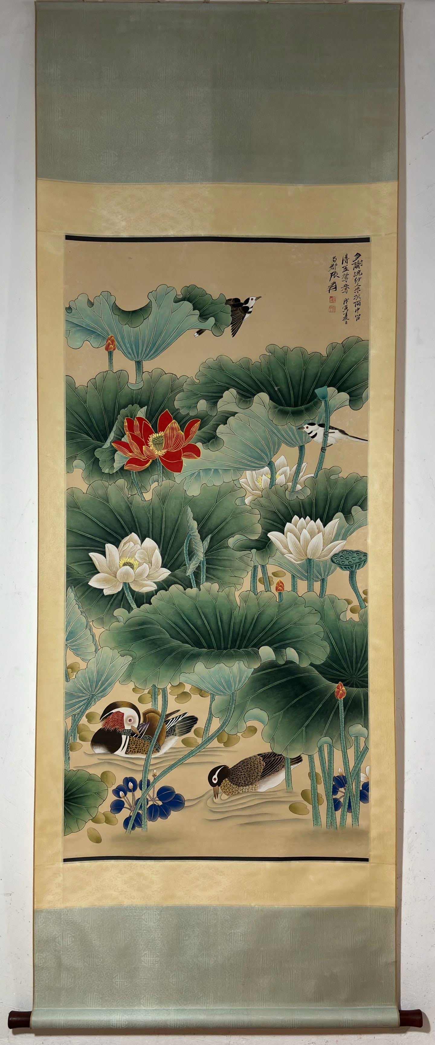 A Chinese Vertical Scroll Ink Painting of Flower and Bird on Paper: A Chinese Vertical Scroll Ink Painting of Flower and Bird on Paper,Zhang Daqian,Size:53.5inx26.6in 一幅中国水墨花鸟画立轴,张