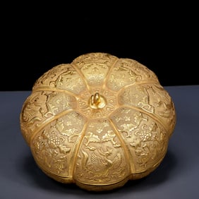 An Exquisite Gilt Bronze Auspicious Cloud and Phoenix Pattern Box