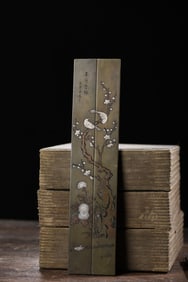 An Exquisite Bronze Inlaid Silver Flower and Bird Pattern Paper Weight