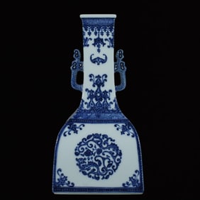 A Rare Blue and White Dragon Pattern Double-Ears Vase