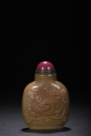 An Exquisite Agate Chi-Dragon Pattern Snuff Bottle