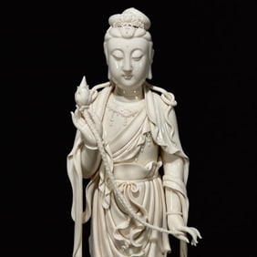 A Solemn Dehua white porcelain Statue of Avalokitesvara