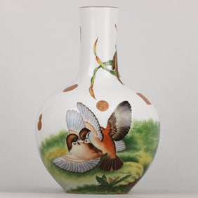 A Huge Enamel Gilt Flower and Bird Pattern Vase,with Poem