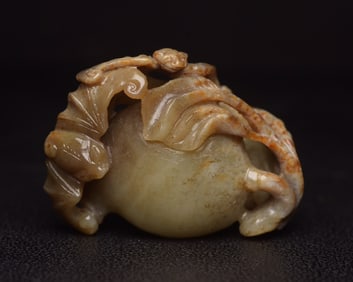 An Exquisite White Jade Bats Pattern Pendant